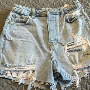 Hollister sz 1 jean shorts, flower pocket, cutoff, 25” waist. Ultra high rise